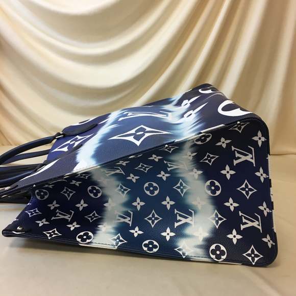 Louis Vuitton Blue Escale Monogram Giant OnTheGo Tote GM Sku# 69042 - Picture 6 of 10